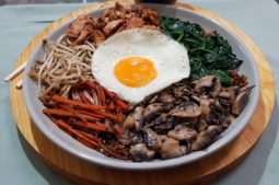 Korean Bibimbap with Chicken Bulgogi